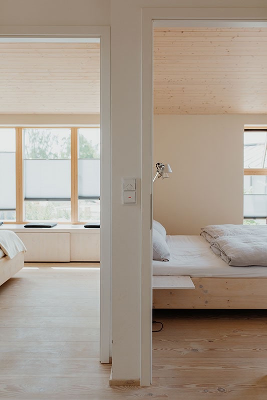 Ferienhaus Vielleichtnoch - Flur und Schlafzimmer
